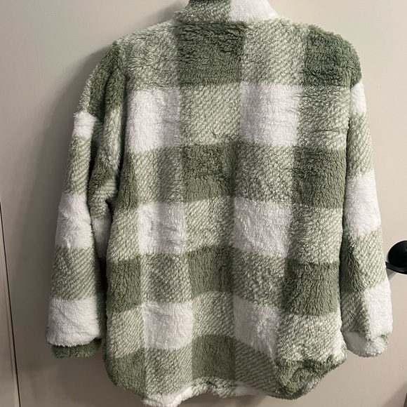 Fuzzy teddy plaid shacket - Picture 10 of 11